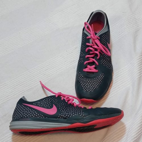 NIKE DUAL FUSION TR3 RUNNING SHOES WOMENS 10 M SNEAKERS GREY/PINK