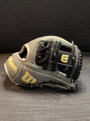Wilson A2000 1786 11.5" SuperSkin Right Hand Throw