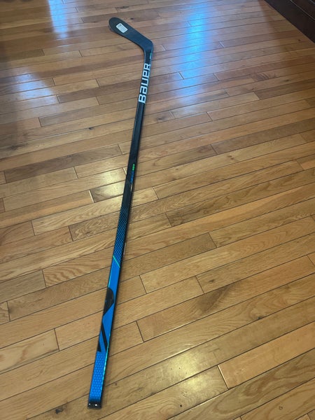 Senior Left Hand P28 Nexus Geo Hockey Stick
