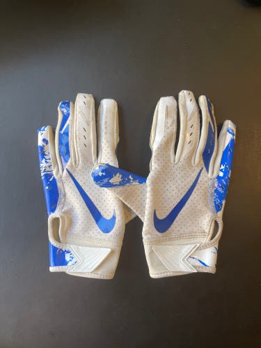 Used XS Kids Nike Batting Gloves