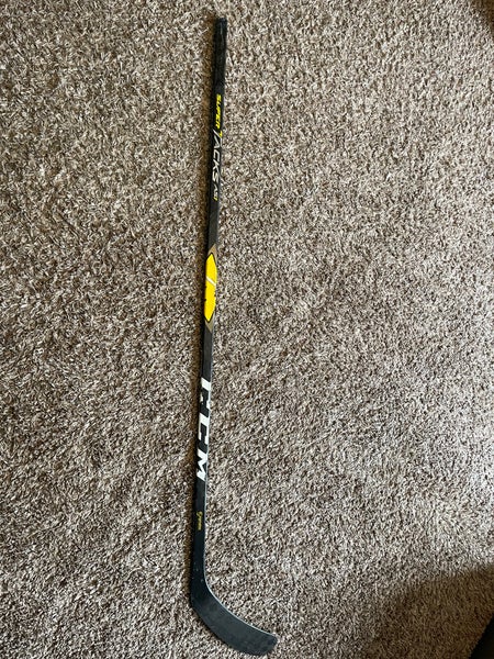 Senior Right Handed P29 Super Tacks AS1 Hockey Stick