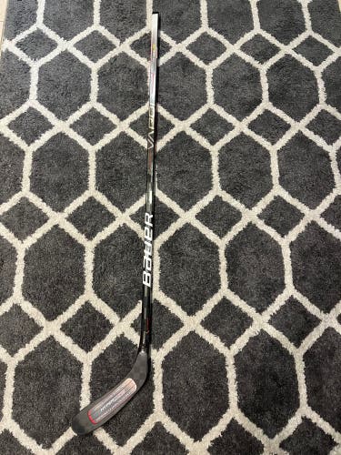 Senior Right Handed P28 Vapor Hyperlite Hockey Stick Brand New