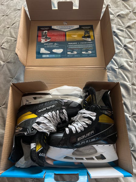 Senior Bauer Size 8.5 Supreme UltraSonic Hockey Skates