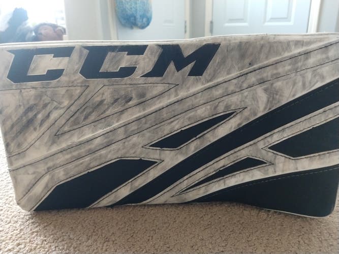 Used CCM Regular E4.9 goalie blocker
