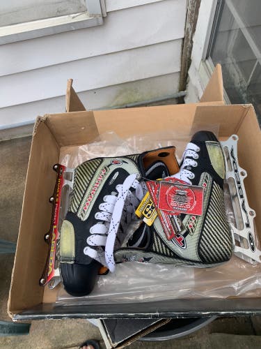 New Tour Carbon Code Regular Width Size 5 Inline Skates