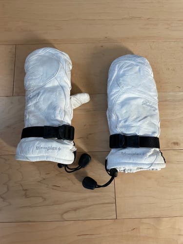 White Adult Women's Used Medium/Large Mitts