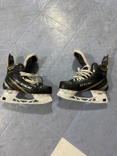 Used CCM Regular Width Pro Stock Size 9.5 Super Tacks AS1 Hockey Skates