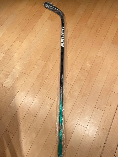 P92 70 Flex Left Custom Green Geo Senior Left Hand Nexus Geo Hockey Stick