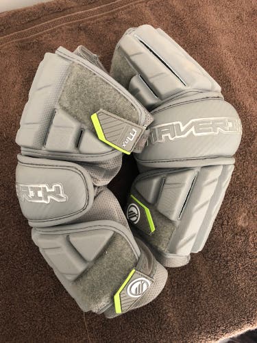 Used Medium Maverik Max Arm Pads