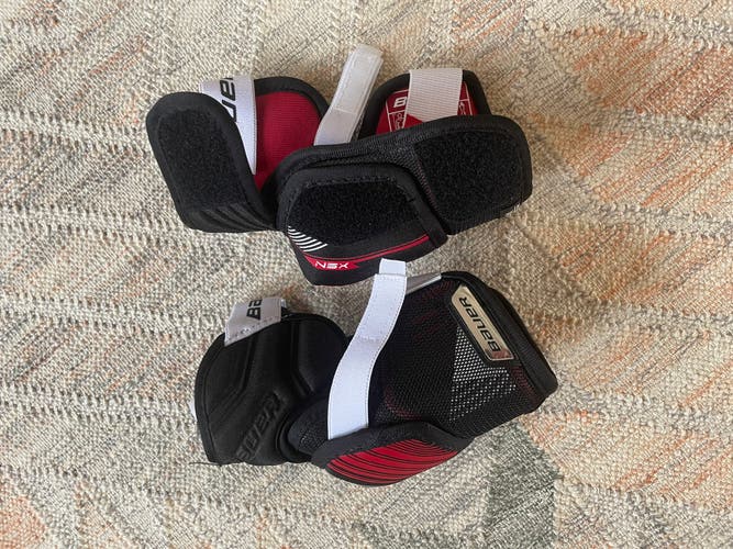 New Medium Bauer NSX Elbow Pads