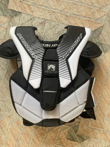 Used XL Bauer  Prodigy 3.0 Goalie Chest Protector