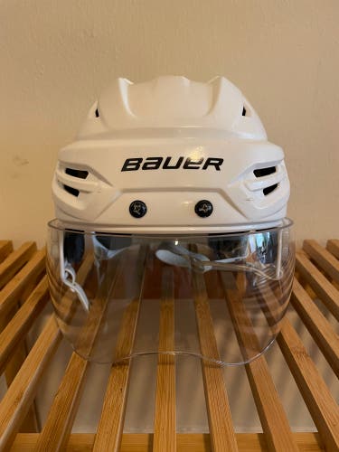 Used Large Bauer Re-Akt 95 Helmet