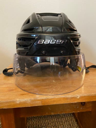 Medium Bauer Re-Akt 150 Helmet With Visor