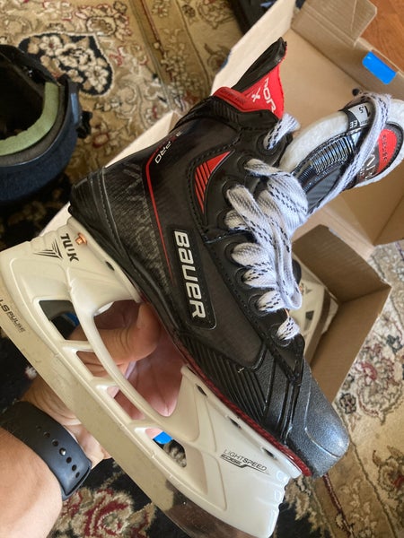 Junior Used Bauer Vapor 3X Pro Hockey Skates Extra Wide Width Size 1.5
