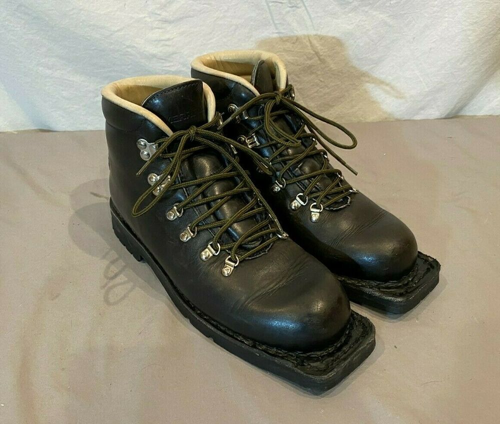 leather 3 pin ski boots