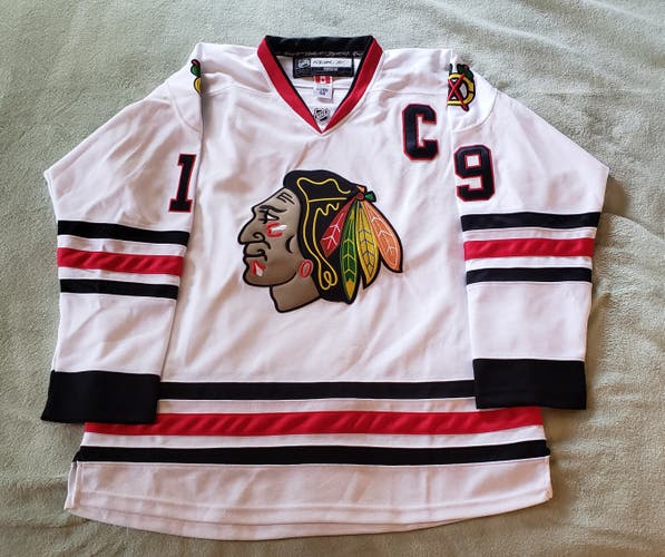 White Blackhawks Toews Used Size 54 Reebok Jersey