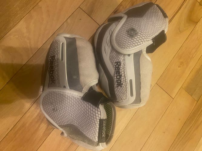 Used Medium Reebok 20K Pro Elbow Pads