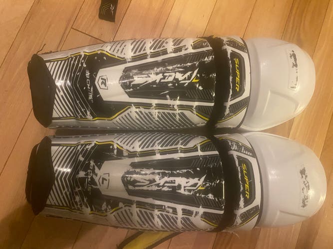 CCM Super Tacks Shin Pads