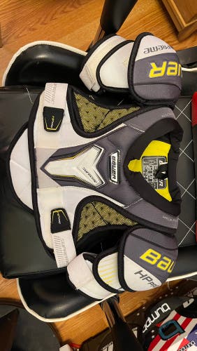 Jr small Bauer Supreme Chest Protector