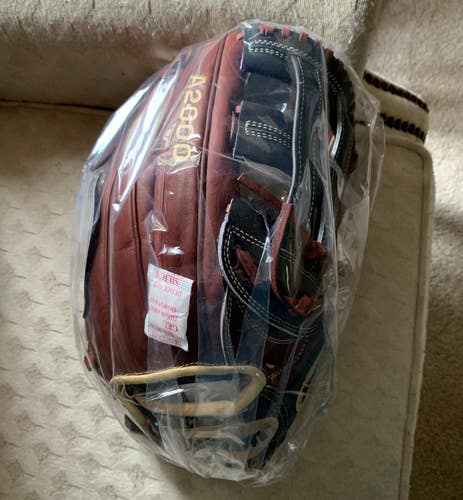 New Wilson A2000 1799 Baseball Glove 12.75"