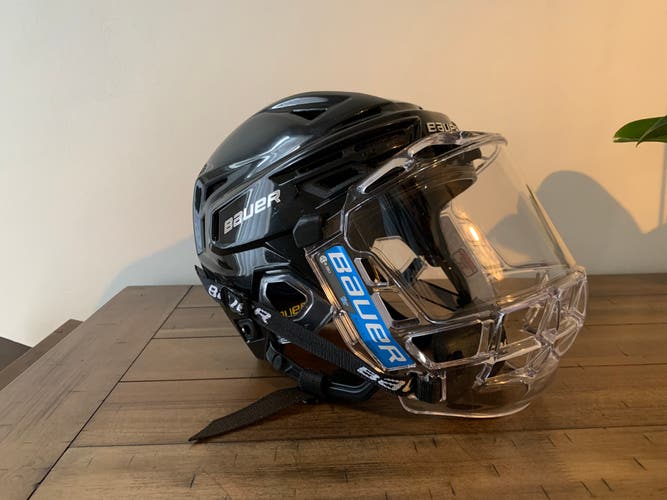 Used Medium Bauer  Re-Akt 150 Helmet