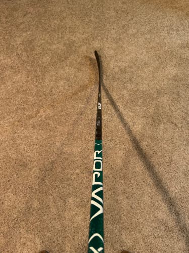 Senior Right Handed P90TM Pro Stock Vapor ADV Hockey Stick