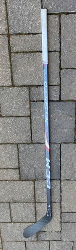 Senior Right Handed P28 Pro Stock Jetspeed Team Hockey Stick
