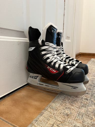 Senior Used CCM RBZ 50 Hockey Skates Regular Width Size 7