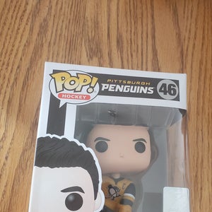 Funko Pop! Hockey Pittsburgh Penguins Sidney Crosby Yellow Jersey Fanatics Exclusive Figure #46