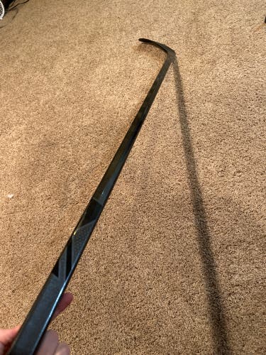 Senior Right Handed P28M Pro Stock Nexus Geo Hockey Stick