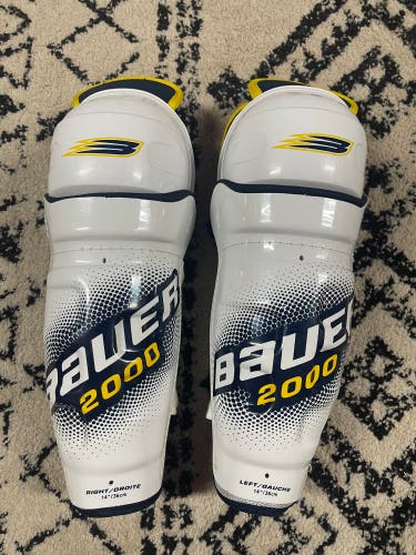 Bauer 2000 shin pads