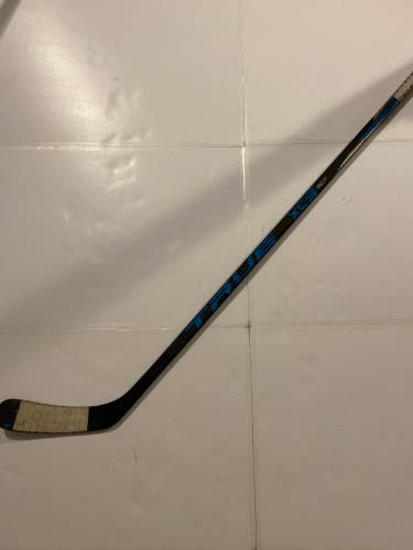 Right hand True XC9 ACF Intermediate hockey stick