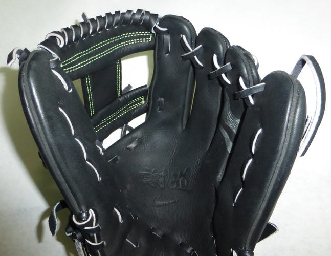Used Right Hand Throw Nike Infield Baseball Glove 11.5"