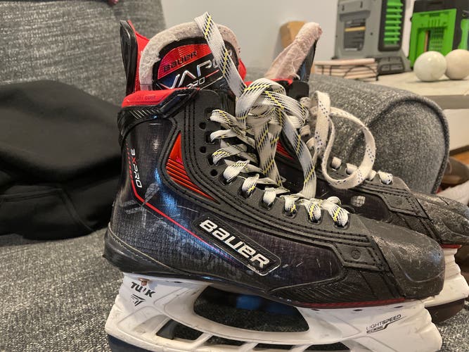 Used Bauer Regular Width  Size 3 Vapor 3X Pro Hockey Skates