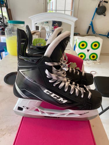 Used CCM Regular Width Size 9.5 RibCor 76K Hockey Skates