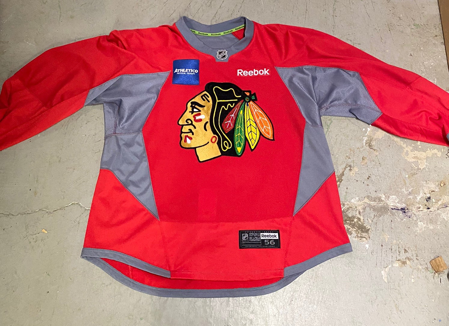 CHICAGO BLACKHAWKS PRO STOCK PRACTICE JERSEY MARK MCNEIL SZ 56