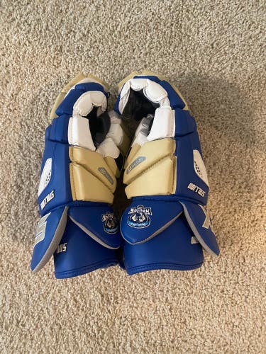 New Charllote Hounds STX Stallion 500 Lacrosse Gloves 14”