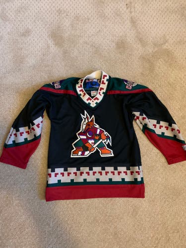 Arizona Coyotes Youth CCM Jersey size S/M
