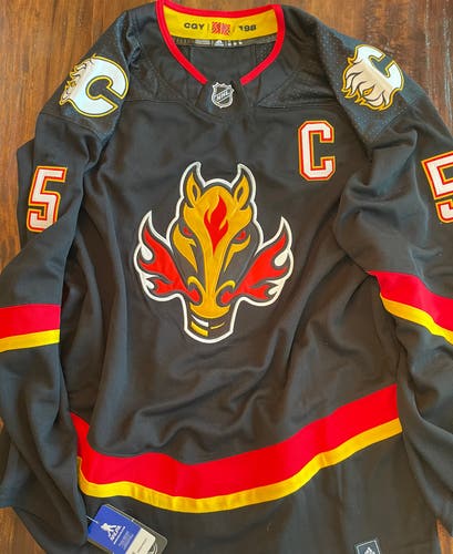 Brand New 98’ Reverse Retro Calgary Flames GIORDANO #5 jersey