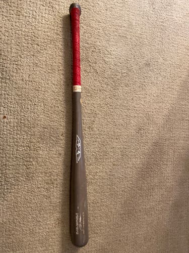 Wood (-3) 30 oz 33" Bat