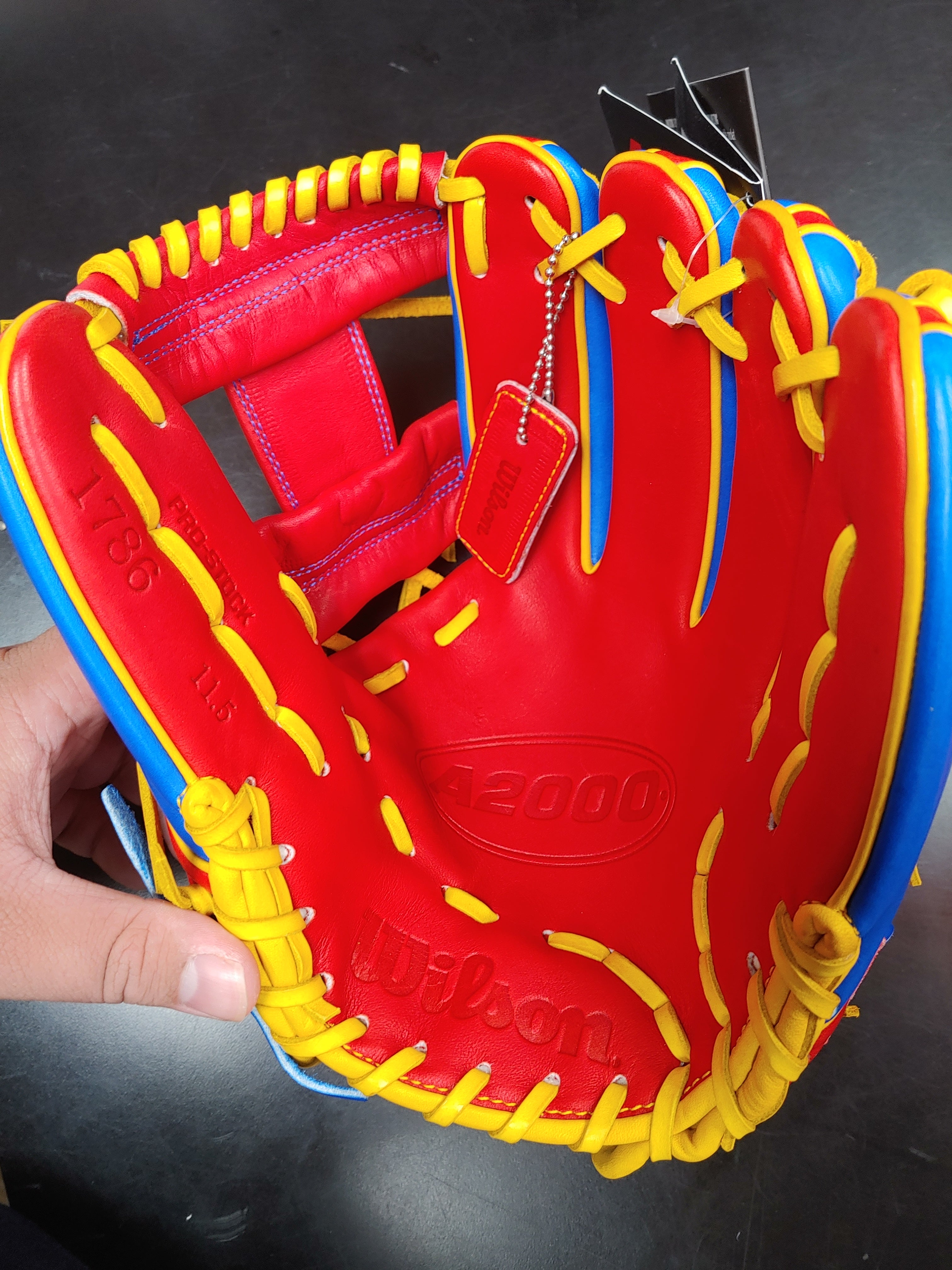 Wilson 2000 限定軟式グローブ ベネズエラモデル Amazon | 即日出荷 超限定 ウイルソン 野球 硬式軟式兼用 グラブ