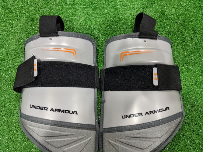New Large Under Armour Bicep Pads