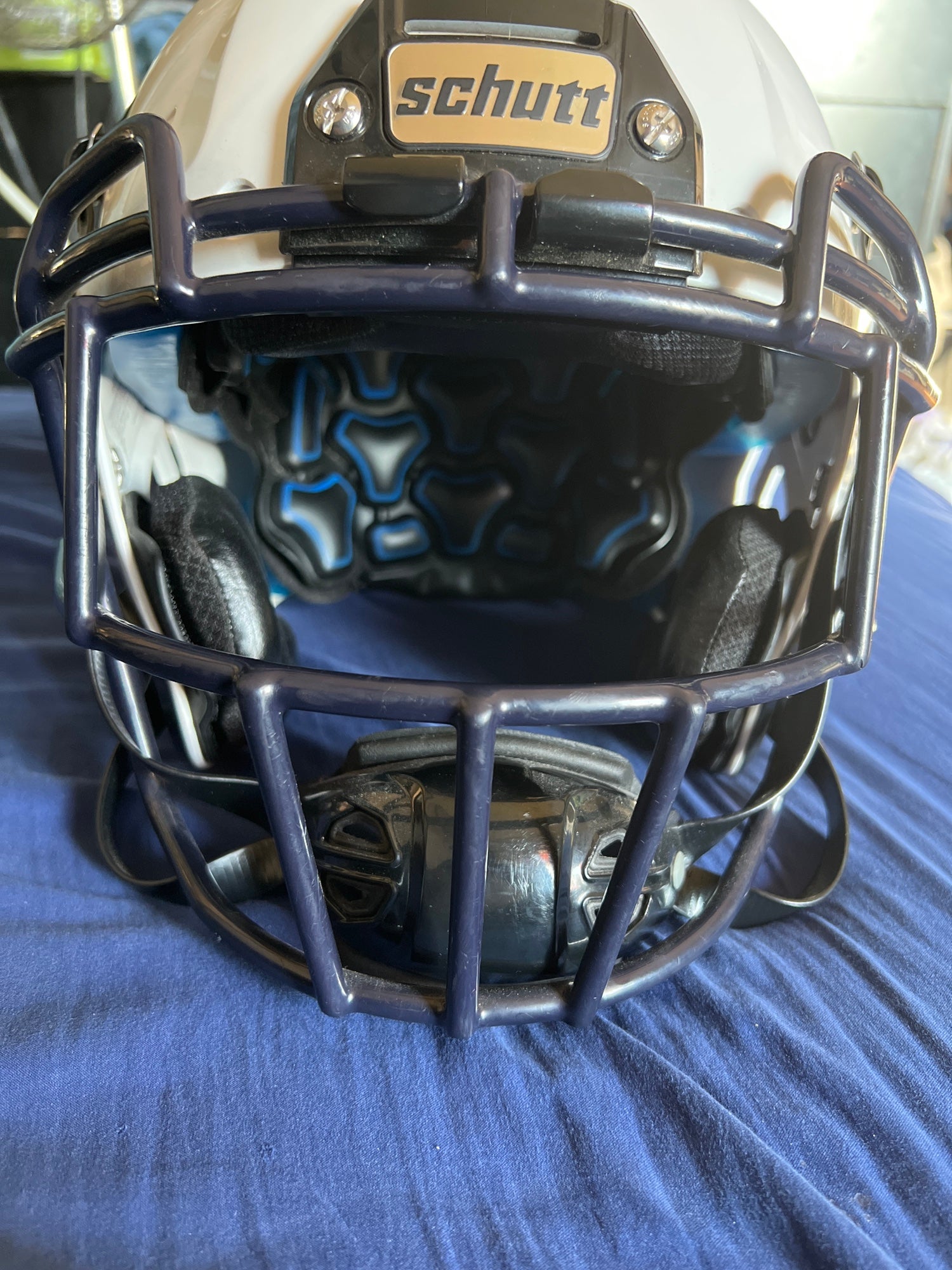 Used xl Schutt F7 Helmet | SidelineSwap