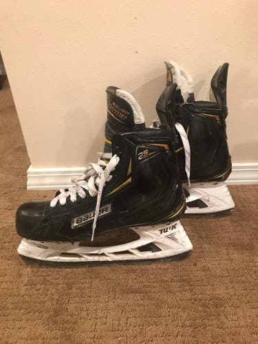 Used Bauer Regular Width Pro Stock Size 9 Supreme 2S Pro Hockey Skates
