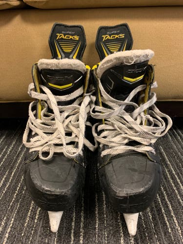 Used CCM Regular Width  Size 8 Super Tacks Hockey Skates