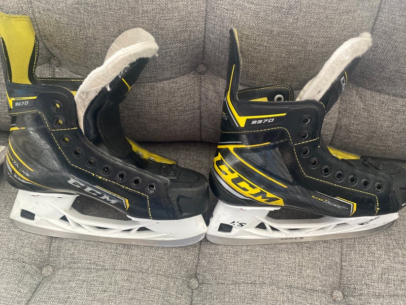 Youth Used CCM Super Tacks 9370 Hockey Skates Regular Width Size 4.5