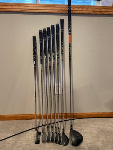 Used Wilson junior golf club set (left handed)