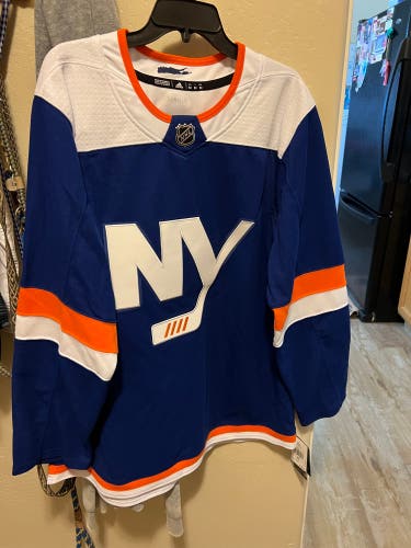 New York Islanders Alternate Home Jersey. Adidas Size 52. NEW W/ Tags!