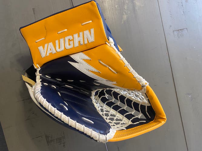 Custom Sport Gold/navy V8 Glove