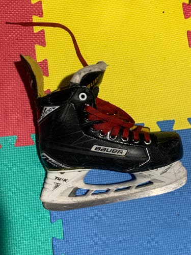 Used Bauer Regular Width  Size 5 Supreme S170 Hockey Skates